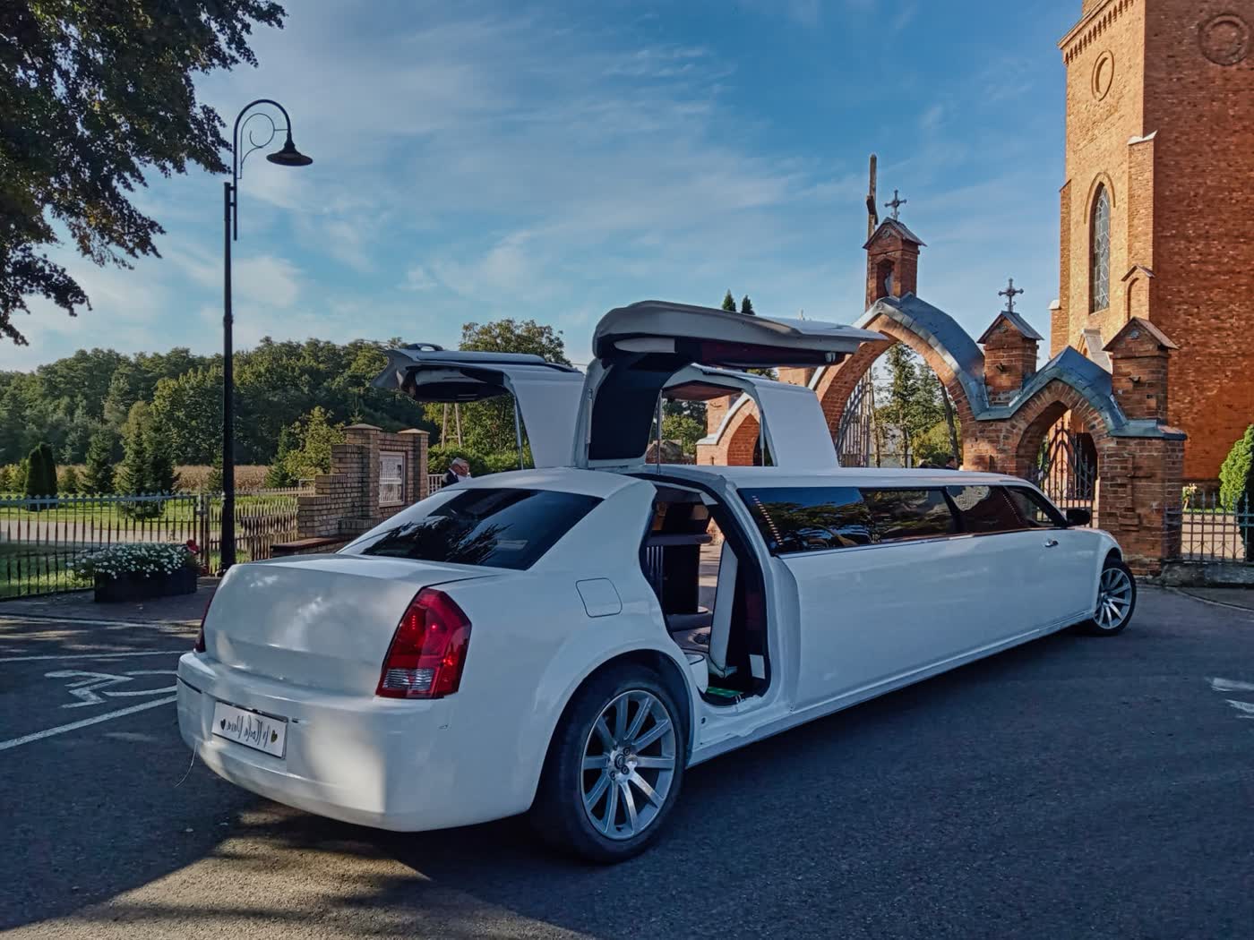 Wynajem limuzyny Warszawa — Chrysler Transformer do 10 osób, jet door